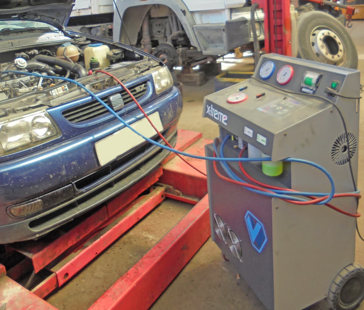  Mantenimiento y reparación de automóviles y vehículos industriales